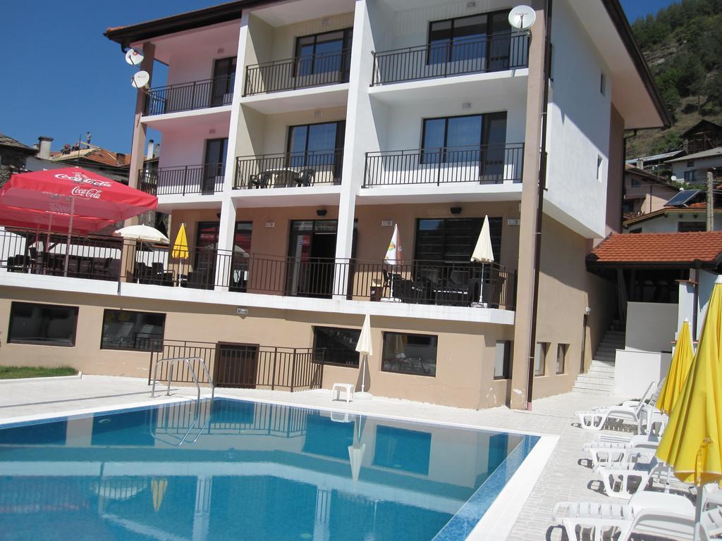 Hotel Deyanira Gorno Dryanovo ภายนอก รูปภาพ